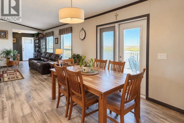 Living room - 190 Prairie Sun Court, Swift Current, SK S9H3X6 Photo 5