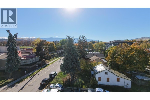 Laundry room - 1900-1902-1904 31 Street, Vernon, BC V1T5G9 Photo 4