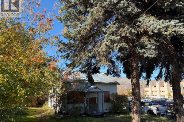 Primary Bedroom - 1900-1902-1904 31 Street, Vernon, BC V1T5G9 Photo 5