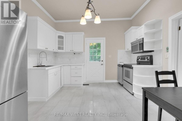 19015 Dufferin Street, King, ON, photo 2
