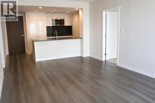 1902 3096 Windsor Gate, Coquitlam, BC V3B0P4 Photo 4