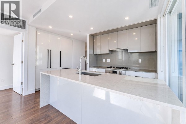 1902 4711 Hazel Street, Burnaby, BC V5H0J9 Photo 4