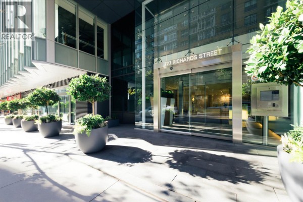 1902 777 Richards Street, Vancouver, BC V6B0M6 Photo 2