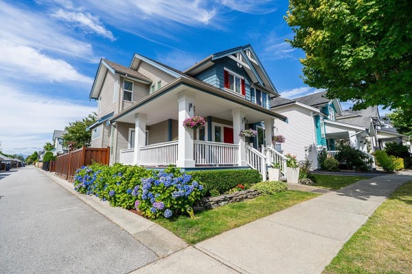 19029 68b Avenue, Surrey, BC V4N5P5 Photo 2