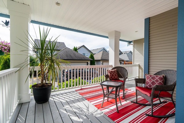 19029 68b Avenue, Surrey, BC V4N5P5 Photo 3