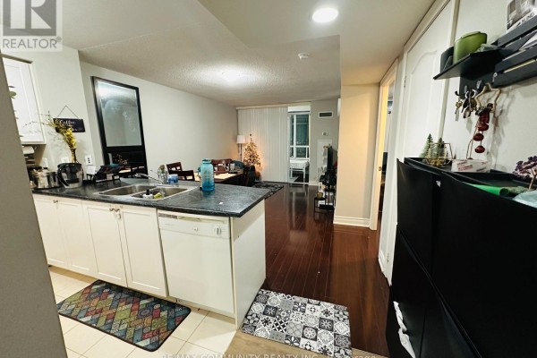 Den - 1903 - 50 Brian Harrison Way, Toronto, ON M1P5J4 Photo 5