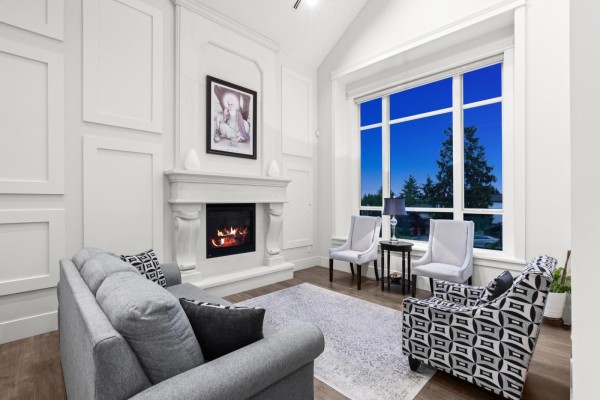 19031 60b Avenue, Surrey, BC V3S8C9 Photo 4