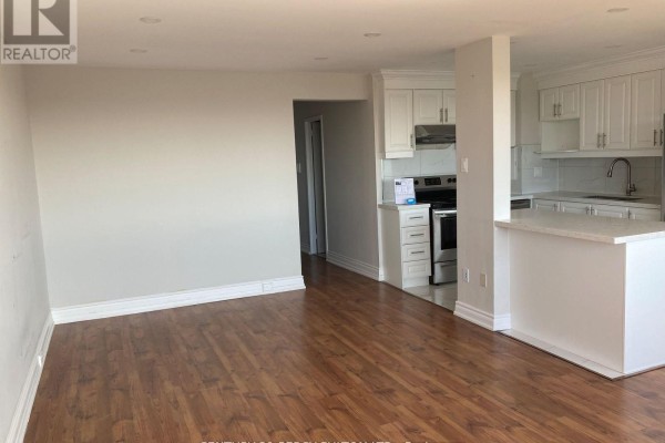 Living room - 1904 - 10 Sunny Glen Way, Toronto, ON M3C2Z3 Photo 4