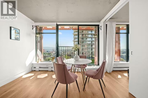 1904 128 W Cordova Street, Vancouver, BC V6B0E6 Photo 2
