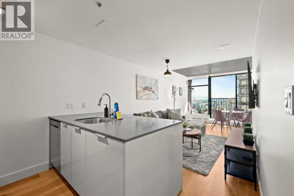 1904 128 W Cordova Street, Vancouver, BC V6B0E6 Photo 3