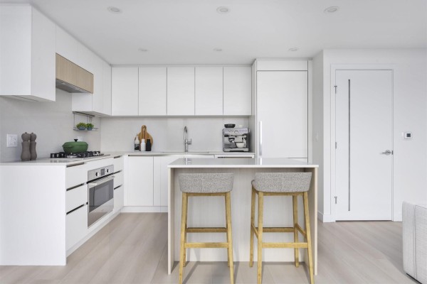 1904 13573 98a Avenue, Surrey, BC V3T0X1 Photo 3