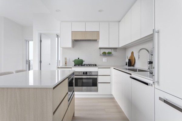 1904 13573 98a Avenue, Surrey, BC V3T0X1 Photo 4
