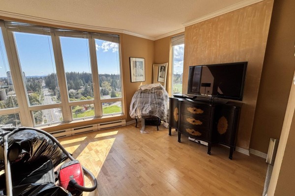 1904 14820 104 Avenue, Surrey, BC V3R0V9 Photo 4