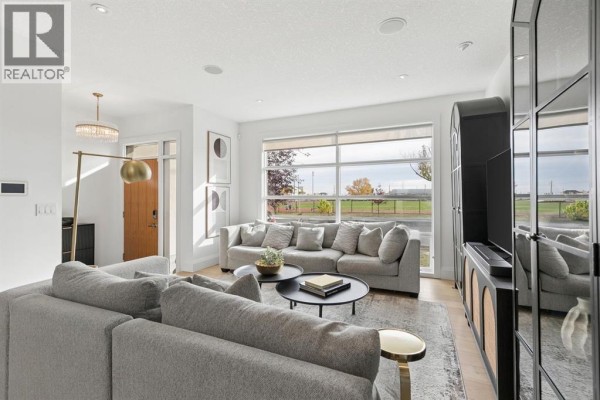 Foyer - 1904 50 Avenue Sw, Calgary, AB T2T2W2 Photo 5