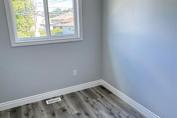 4pc Bathroom - 1904 Buckingham Drive Unit# 2, Windsor, ON N8T2B1 Photo 4