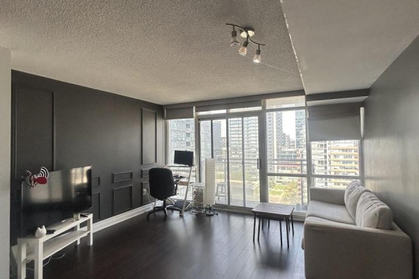 1905 - 11 Brunel Court, Toronto, ON M5V3Y3 Photo 4