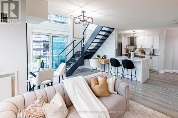 1905 - 155 Legion Road N, Toronto, ON, photo 2