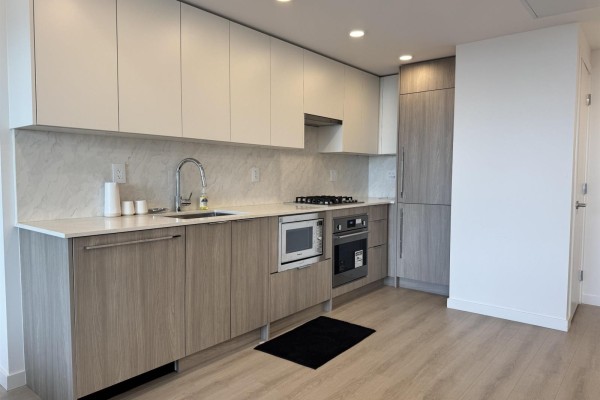 1905 10333 133 Street, Surrey, BC V3T0V1 Photo 3