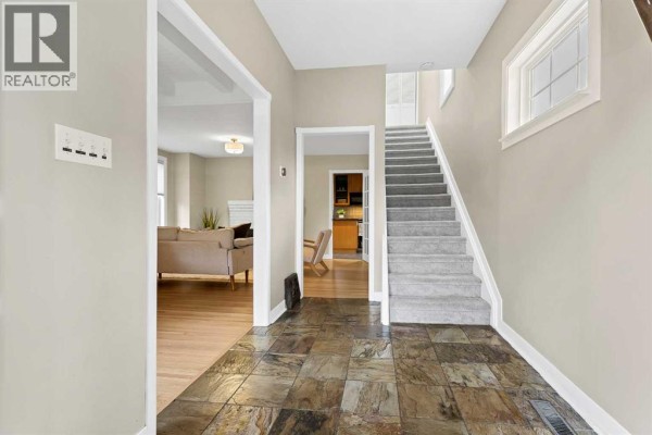 1905 2 Street Nw, Calgary, AB, photo 3