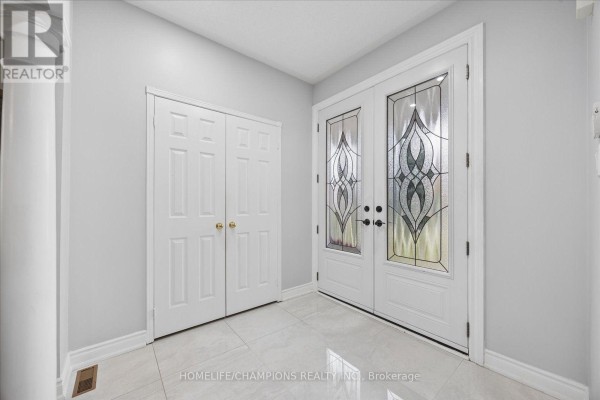 Primary Bedroom - 1905 Wildflower Drive, Pickering, ON L1V7A7 Photo 4