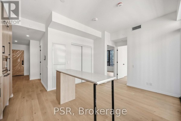 Living room - 1906 - 109 Erskine Avenue, Toronto, ON M4P1Y5 Photo 3