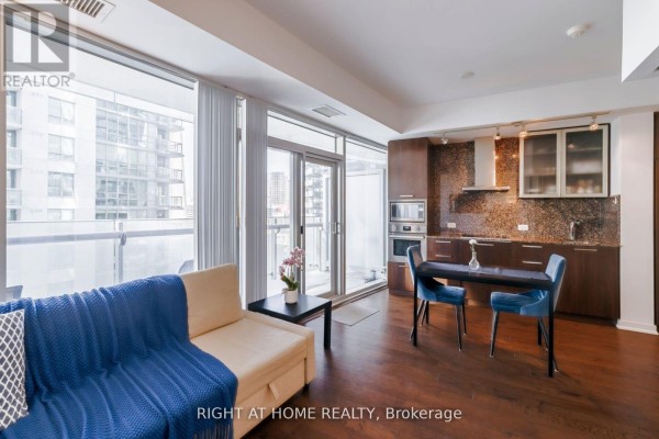 Apartment for rent at 1906 - 12 York Street, Toronto, ON - MLS® KIE4or