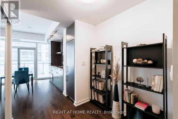 1906 - 12 York Street, Toronto, ON, photo 2