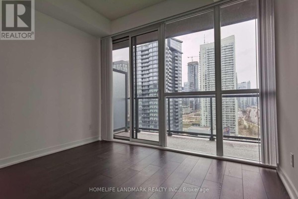 1906 - 20 Bruyeres Mews, Toronto, ON M5V0G8 Photo 5