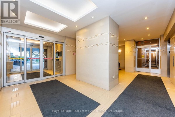 Primary Bedroom - #1906 - 240 Scarlett Road, Toronto, ON M6N4X4 Photo 4