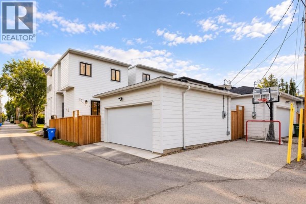 Kitchen - 1906 43 Avenue Sw, Calgary, AB T2T2M9 Photo 3