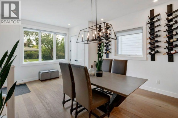 4pc Bathroom - 1906 43 Avenue Sw, Calgary, AB T2T2M9 Photo 5