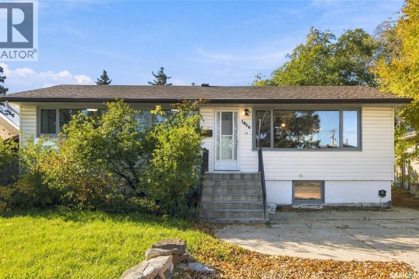 1906 St Charles Avenue, Saskatoon