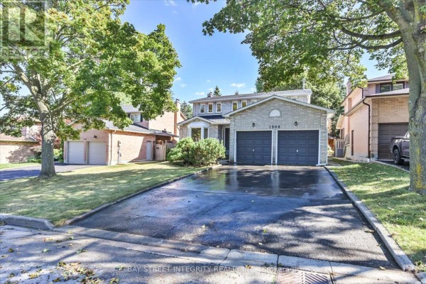 1906 Stoneybrook Court, Mississauga, ON, photo 2