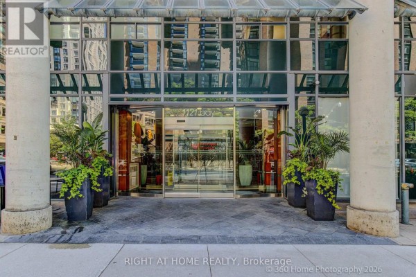 1907 - 1121 Bay Street, Toronto, ON, photo 2