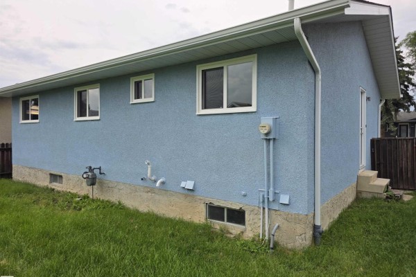 Primary Bedroom - 1907 145a Av Nw, Edmonton, AB T5Y1S9 Photo 4
