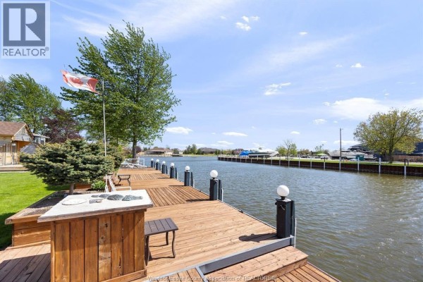 19079 Blue Water Avenue, Lakeshore, ON, photo 2