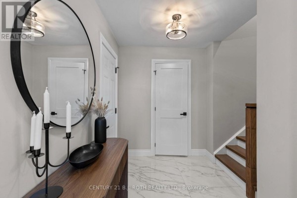 Laundry room - 1908 10th Line, Innisfil, ON L9S3P4 Photo 4