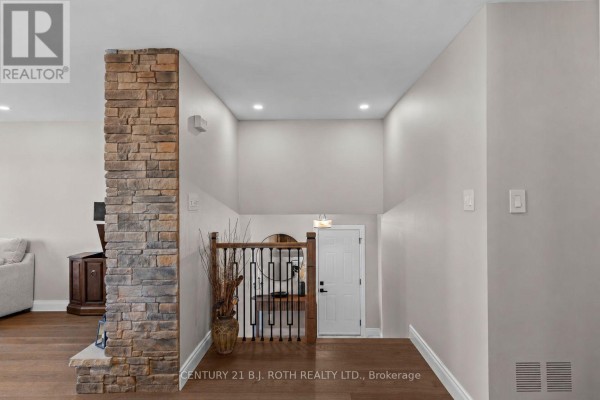 Primary Bedroom - 1908 10th Line, Innisfil, ON L9S3P4 Photo 5