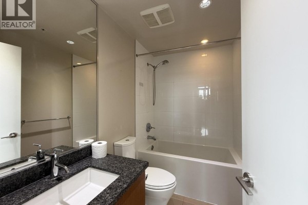 1908 3008 Glen Drive, Coquitlam, BC V3B0J5 Photo 4