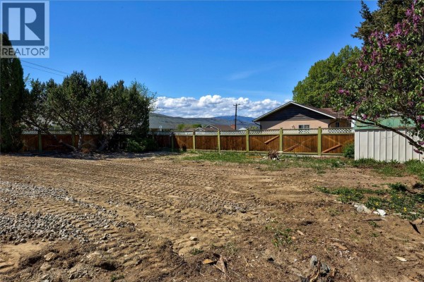 1908 Fleetwood Avenue, Kamloops, BC, photo 3