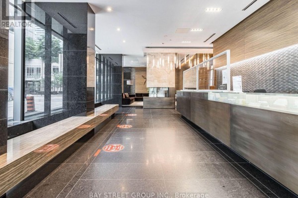 Kitchen - 1909 - 770 Bay Street, Toronto, ON M5G0A6 Photo 4