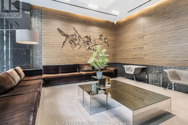 1909 - 770 Bay Street, Toronto, ON M5G0A6 Photo 5