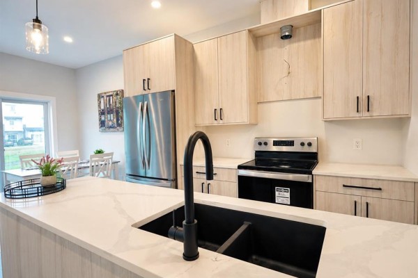 4pc Bathroom - 191 Lynnwood Bay Nw, Altona, MB R0G0B1 Photo 5