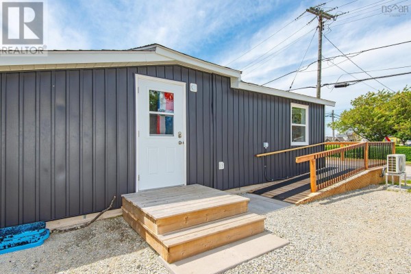 191 Main Street, Yarmouth, NS B5A5G3 Photo 4