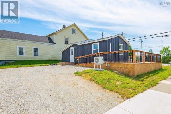191 Main Street, Yarmouth, NS B5A5G3 Photo 5