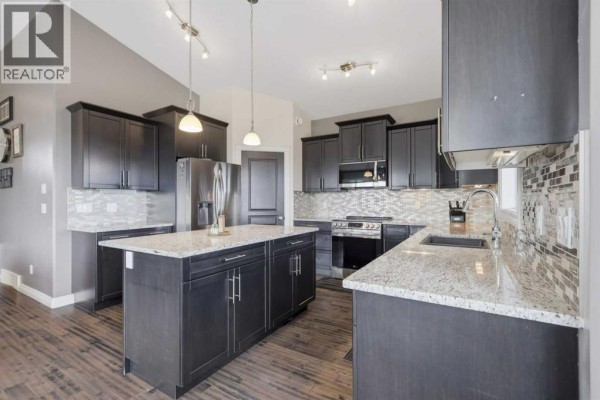 Kitchen - 191 Morris Court, Blackfalds, AB T4M0B2 Photo 5