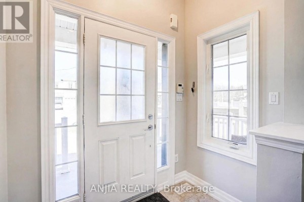 191 Reeves Way Boulevard, Whitchurch Stouffville, ON, photo 2