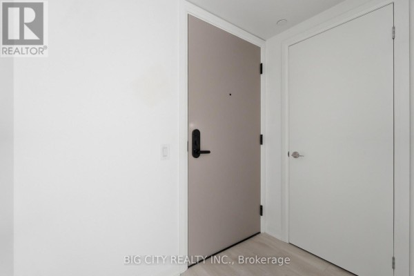 Foyer - 1910 - 25 Frederick Todd Way, Toronto, ON M4G0C6 Photo 3