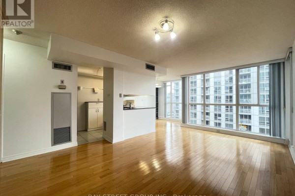 1910 - 736 Bay Street, Toronto, ON, photo 2