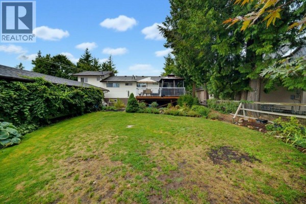 2pc Bathroom - 1910 30 Street Se, Salmon Arm, BC V1E2E6 Photo 5